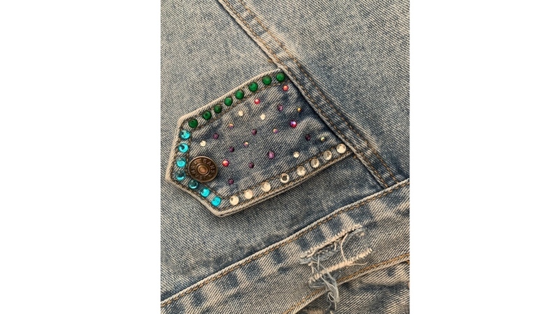 Customisation sur veste en jean 